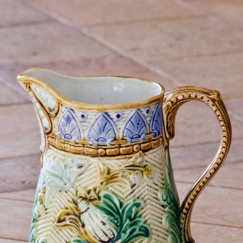 Carafe pichet en barbotine de lEst du XIXe siècle