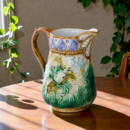 Carafe pichet en barbotine de lEst du XIXe siècle