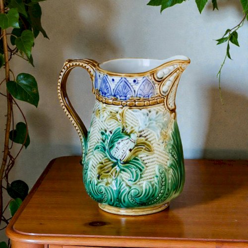 Carafe pichet en barbotine de lEst du XIXe siècle