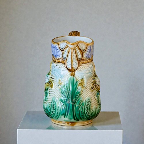 Carafe pichet en barbotine de lEst du XIXe siècle