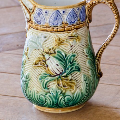 Carafe pichet en barbotine de lEst du XIXe siècle