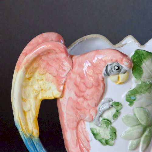 Carafe vintage en barbotine zoomorphe perroquet Ara