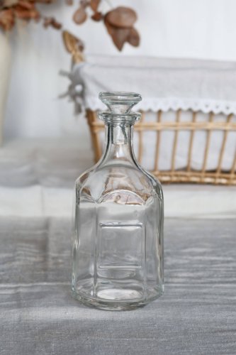 Carafe vintage en verre avec bouchon
