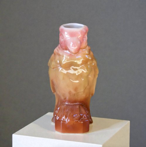 Carafe zoomorphe Poet Laval en barbotine perroquet