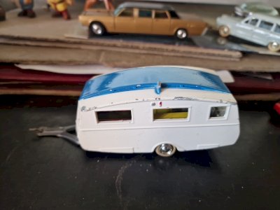 CARAVANE camping   CIJ- TBE