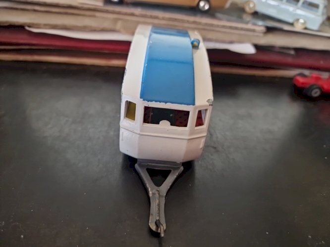 CARAVANE camping   CIJ- TBE