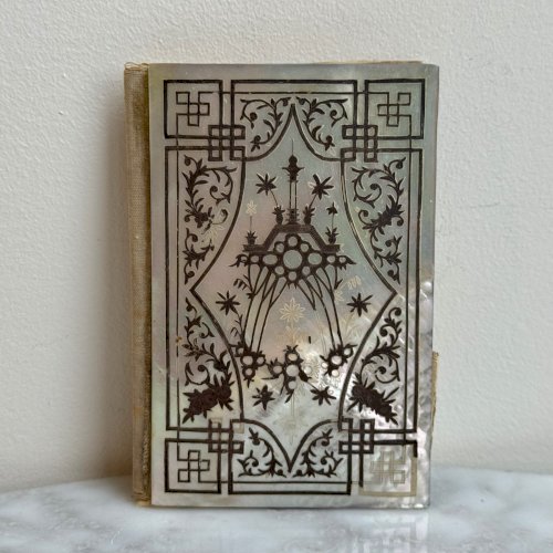 Carnet de bal monogrammé en nacre et marqueterie dans son coffret XIXe M3785