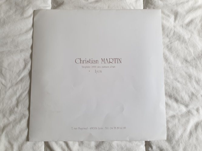 Carré de soie Christian Martin neuf dans sa pochette d'origine