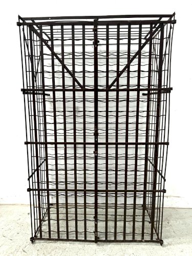 Casier a bouteille en fer forgé a double portes XX siècle