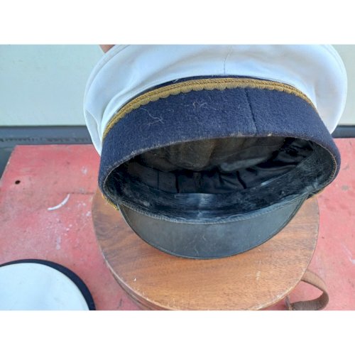 Casquette de Marine dans sa Boite Bois