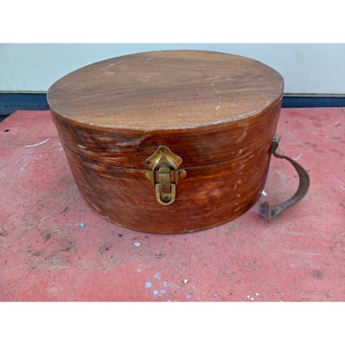 Casquette de Marine dans sa Boite Bois