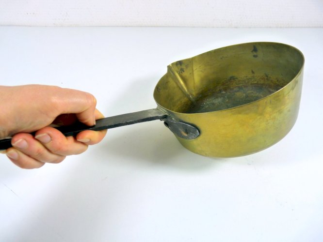 Casserole cuivre XVIII° manche en fer forgé D - 17 cm