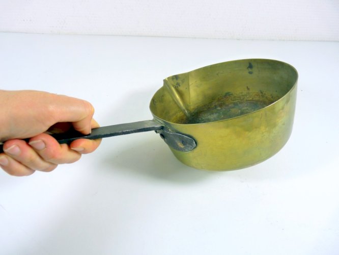 Casserole cuivre XVIII° manche en fer forgé D - 17 cm