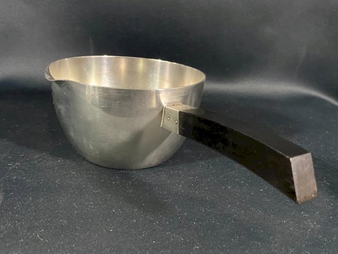 Casserole en métal argenté design Art déco