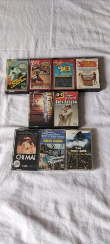 9 CASSETTES AUDIO