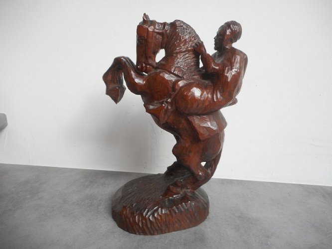 CAVALIER ALGERIEN SCULPTE EN BOIS SIGNE A.GROSSE