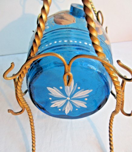 Cave à liqueur Napoléon III, 1 tonneau en verre bleu émaillé, armature laiton