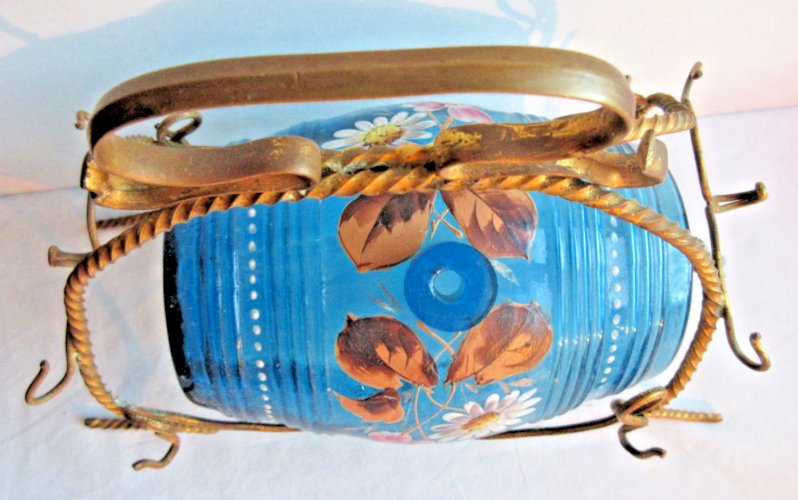Cave à liqueur Napoléon III, 1 tonneau en verre bleu émaillé, armature laiton