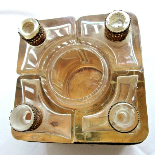 Cave à parfums Napoléon III, 5 verres et armature en laiton