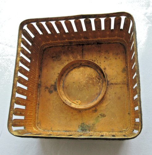 Cave à parfums Napoléon III, 5 verres et armature en laiton