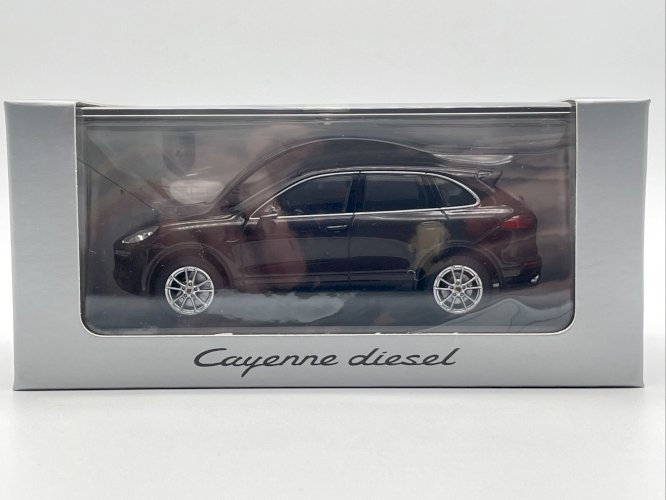 Cayenne Diesel (2014)  Acajou Brun Métallique  1/43 Minichamps