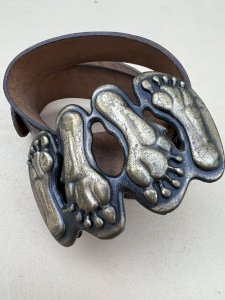 Ceinture vintage cuir 1970 boucle pieds design hippie unisex numérotée Collectio