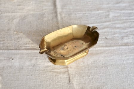 Cendrier ancien en laiton patiné