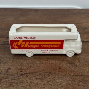 Cendrier Bretagne Déménagements décor de camion fond blanc par Publidéal M3943