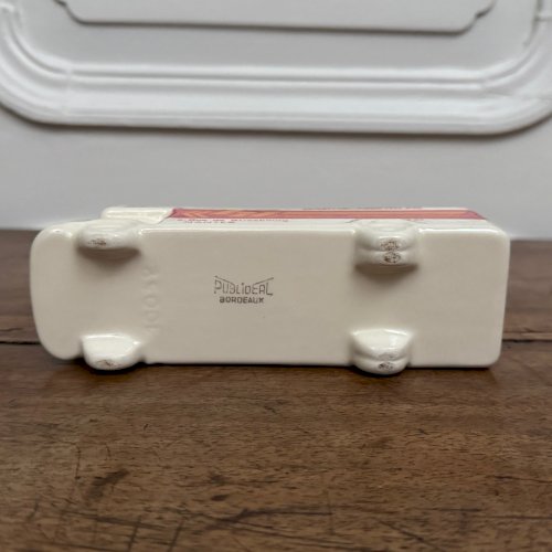 Cendrier Bretagne Déménagements décor de camion fond blanc par Publidéal M3943