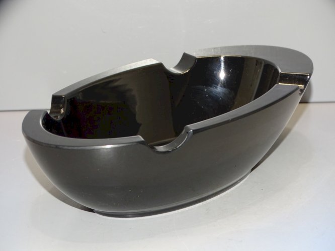 -CENDRIER CERAMIQUE NOIRE marqué en BLANC AU FOND CAO COLLECTION DECO BISTROT  D