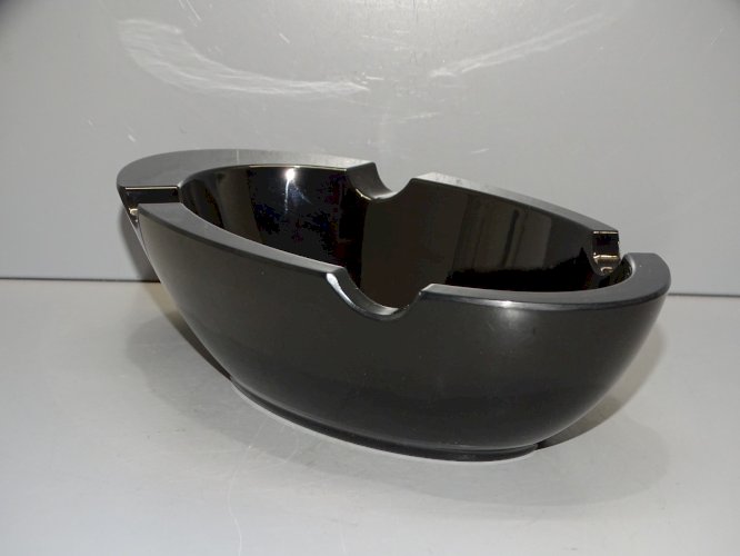 -CENDRIER CERAMIQUE NOIRE marqué en BLANC AU FOND CAO COLLECTION DECO BISTROT  D