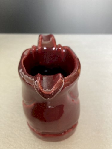 Cendrier Chaussure galoche En Céramique rouge vintage tampon le chevre France
