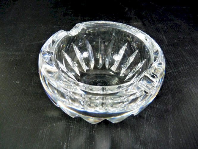 Cendrier cristal taillé Baccarat estampillé D - 10 cm