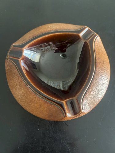 cendrier en céramique et cuir Longchamp