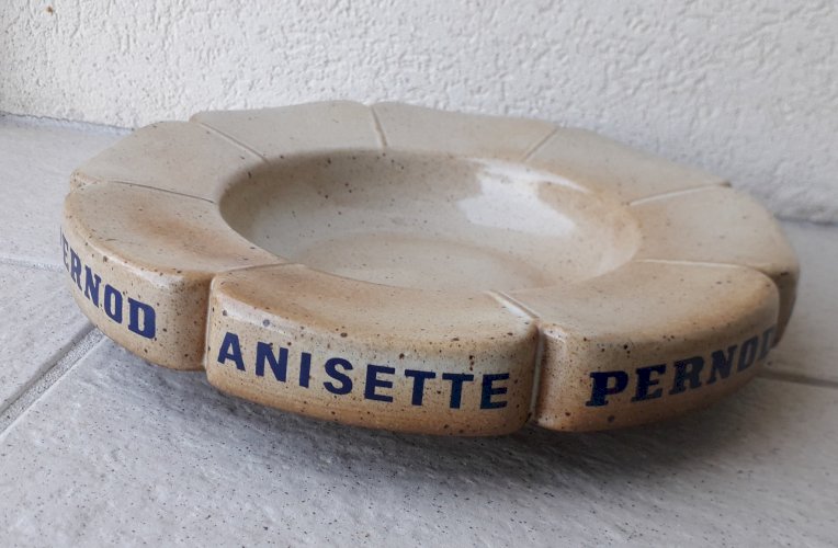 Cendrier en grès Pernod