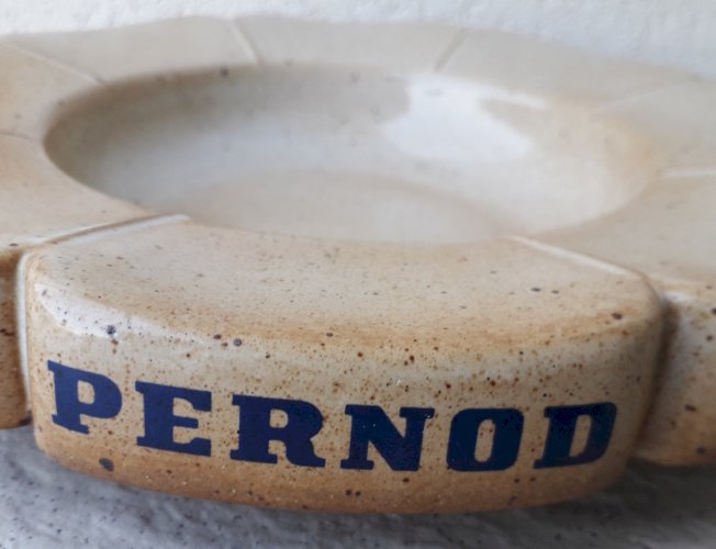 Cendrier en grès Pernod