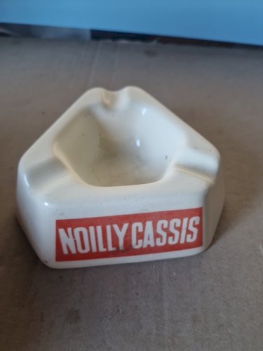 Cendrier Noilly Prat. Noilly Cassis