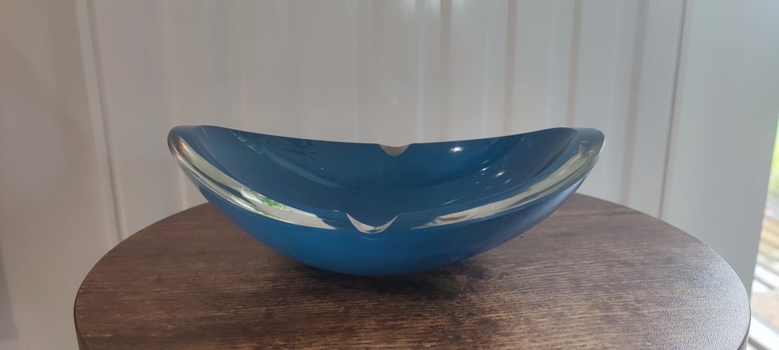 Cendrier ou vide-poche en verre d’art signé – bleu vintage design