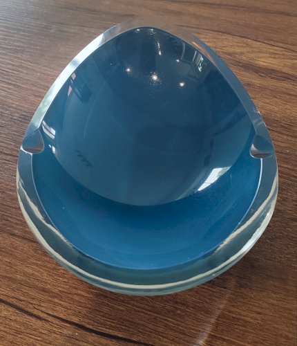 Cendrier ou vide-poche en verre d’art signé – bleu vintage design