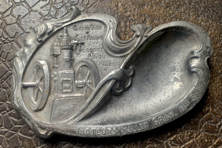 Cendrier publicitaire automobile moteur Millot à Gray gaz essence pétrole alcool