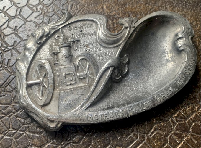Cendrier publicitaire automobile moteur Millot à Gray gaz essence pétrole alcool