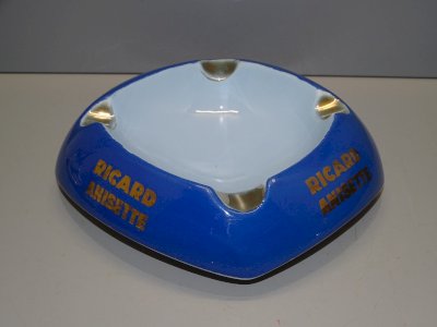 - ADVERTISING ASHTRAY RICARD ANISETTE CERAMIC RICARD DISPLAY COLLECTION D