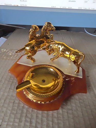 Cendrier  scène de tauromachie 16 x 15 cm