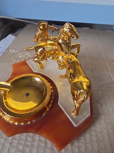 Cendrier  scène de tauromachie 16 x 15 cm