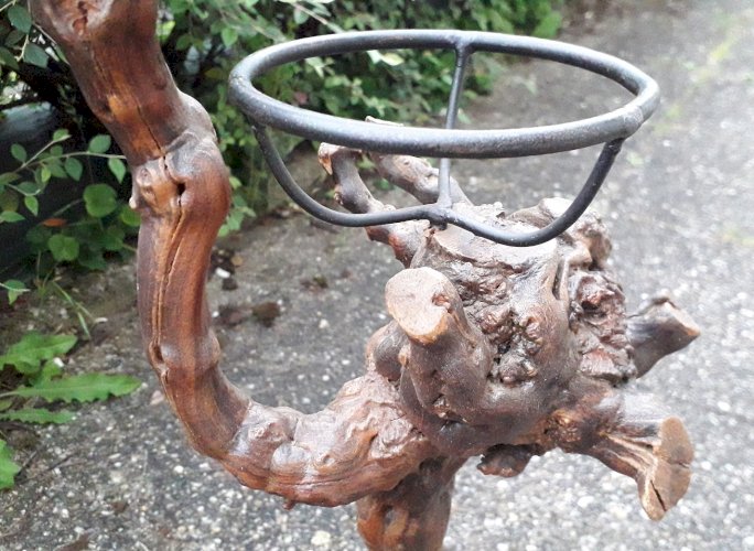 Cendrier sur pied cep de vigne