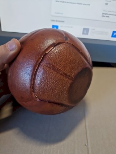 Cendrier vide-poche Ballon De Foot  en cuir et céramique Longchamp AN 50