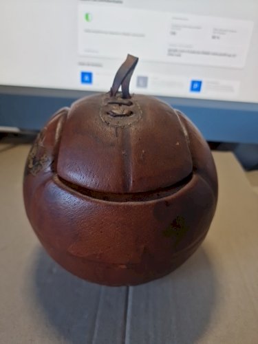 Cendrier vide-poche Ballon De Foot  en cuir et céramique Longchamp AN 50