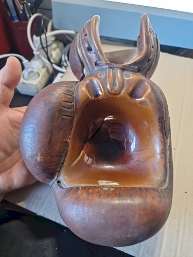 Cendrier vide-poche gant de boxe en cuir et céramique Longchamp AN 50