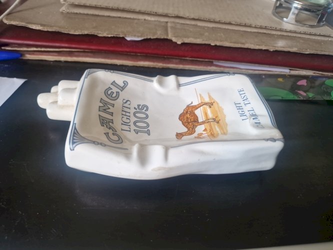 cendrier vide poche grand modele camel filters 8 x 16 cm