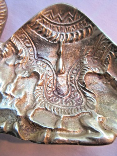 Cendrier, vide-poche, Sculpture bronze: Le Dromadaire prêt pour le départ